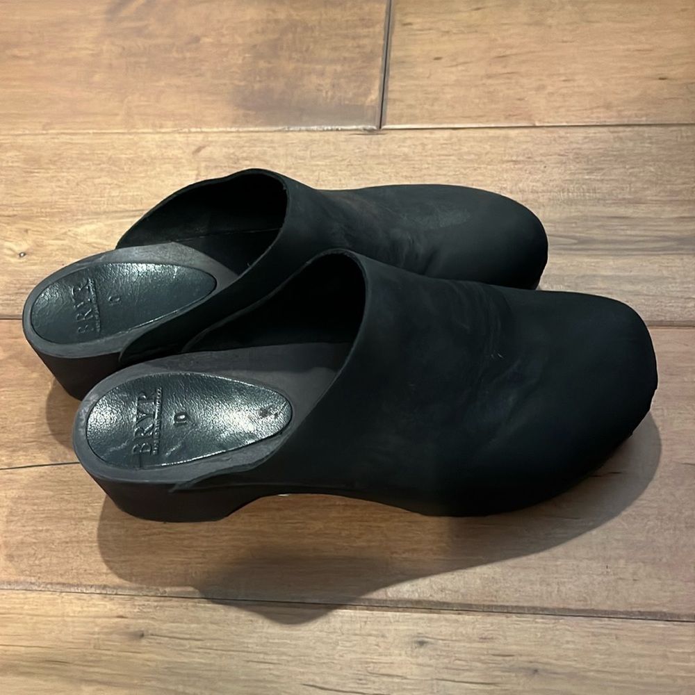 Monochrome Black Bryr Worker Clogs